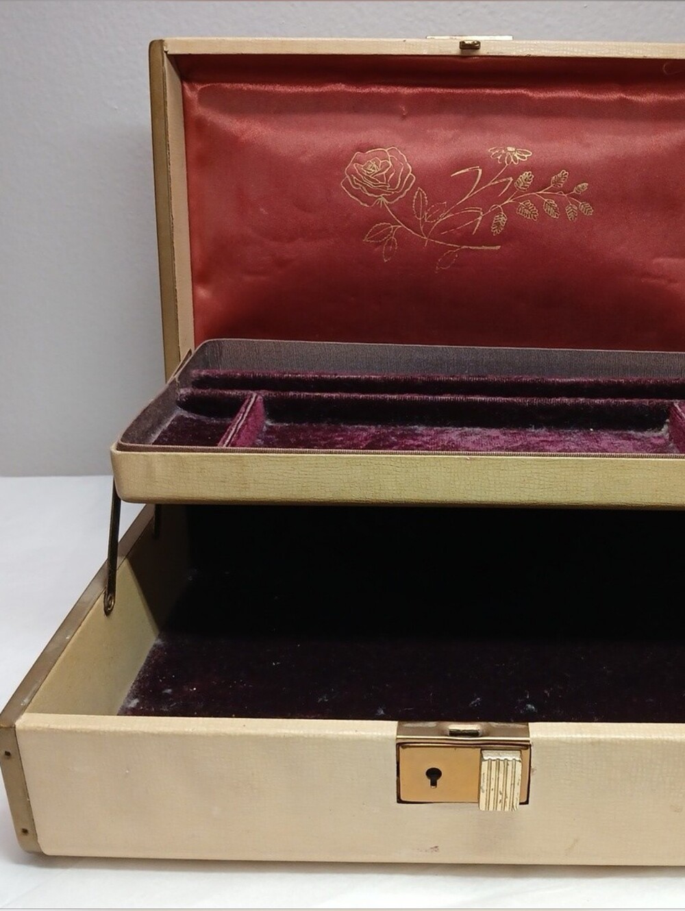 Farrington Cream Jewelry Case with Burgundy Velvet Interior Vintage 1950s